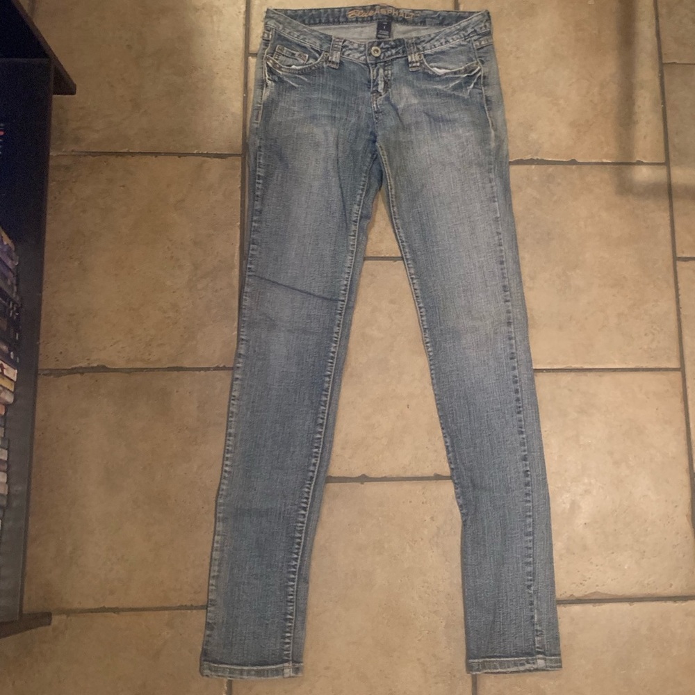 Low rise blue asphalt jeans
